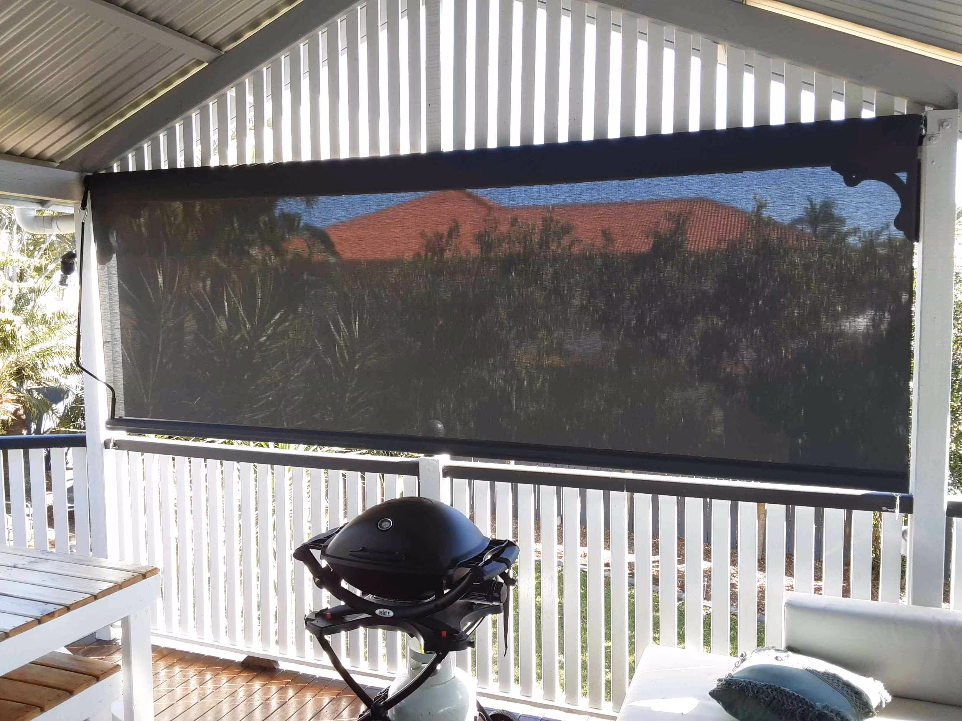 scaled_5 Straight Drop - No Channels - Winder - No Headbox - Inside View