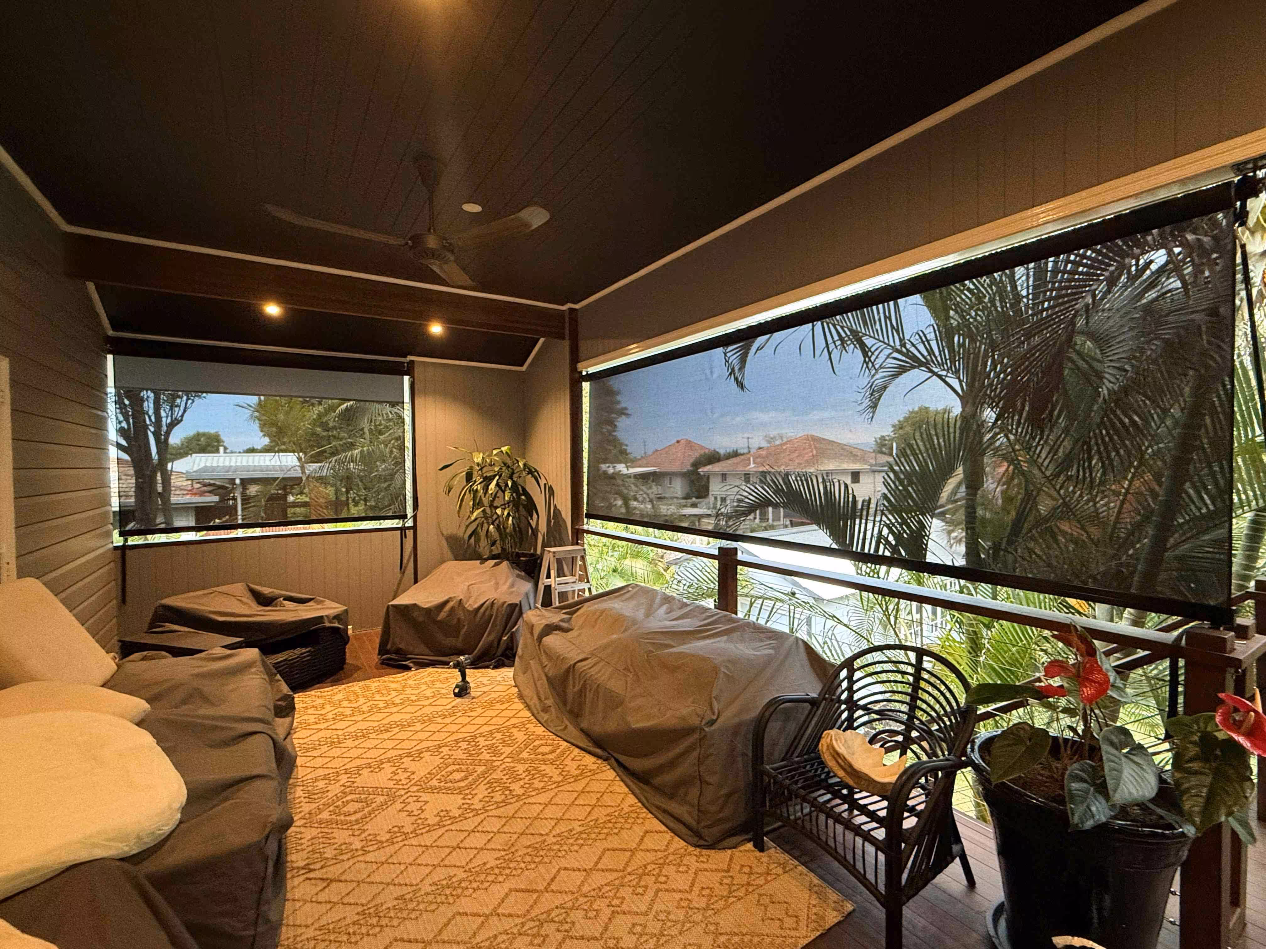 scaled_Awning Straightdrop - Jack 1