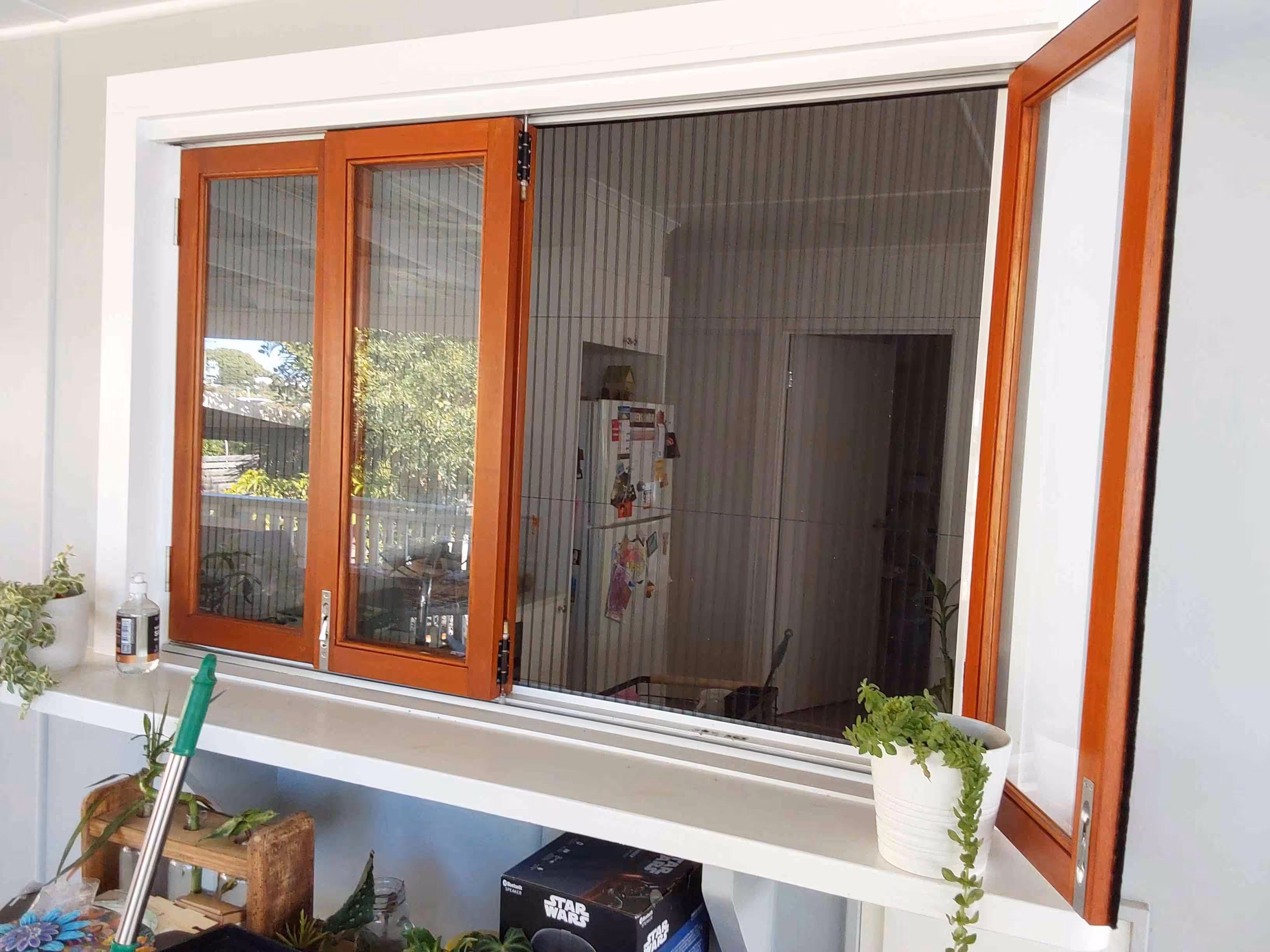 scaled_Retractable Insect Screen 1